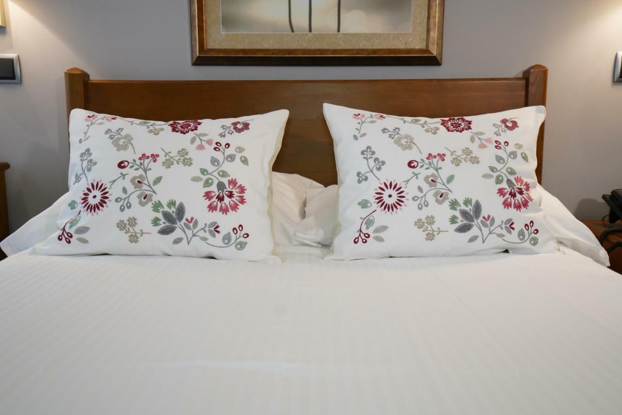 Hotel Arco Navia Buitenkant foto