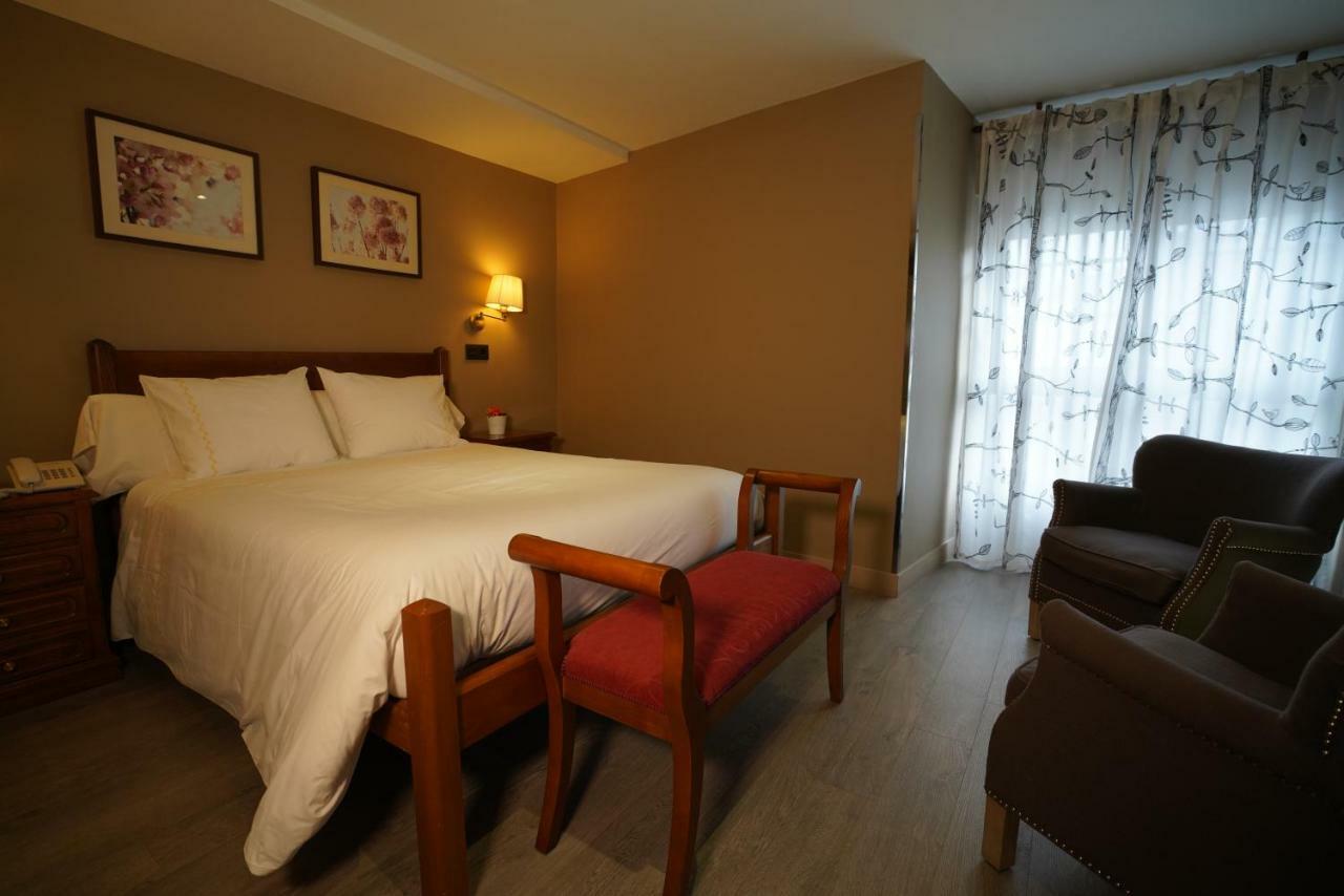 Hotel Arco Navia Buitenkant foto