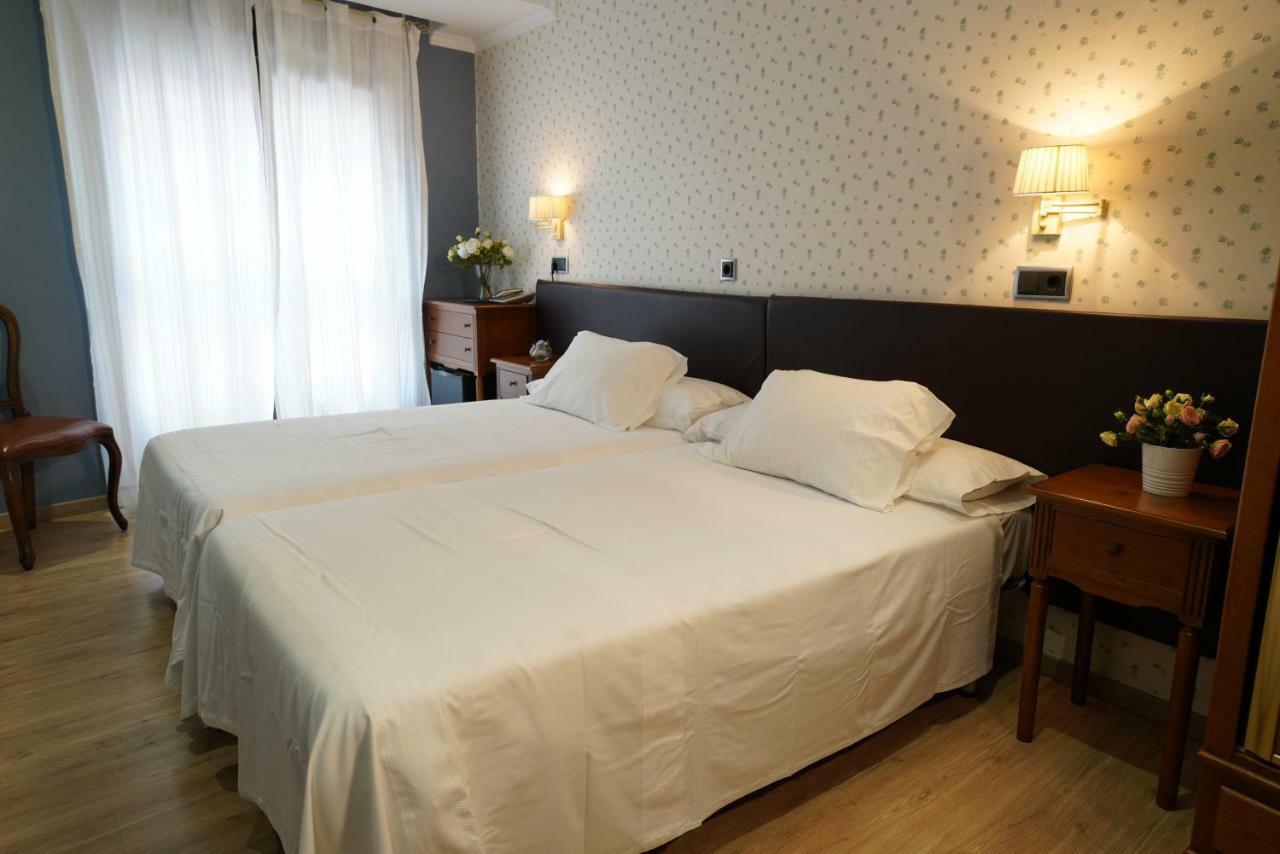 Hotel Arco Navia Buitenkant foto